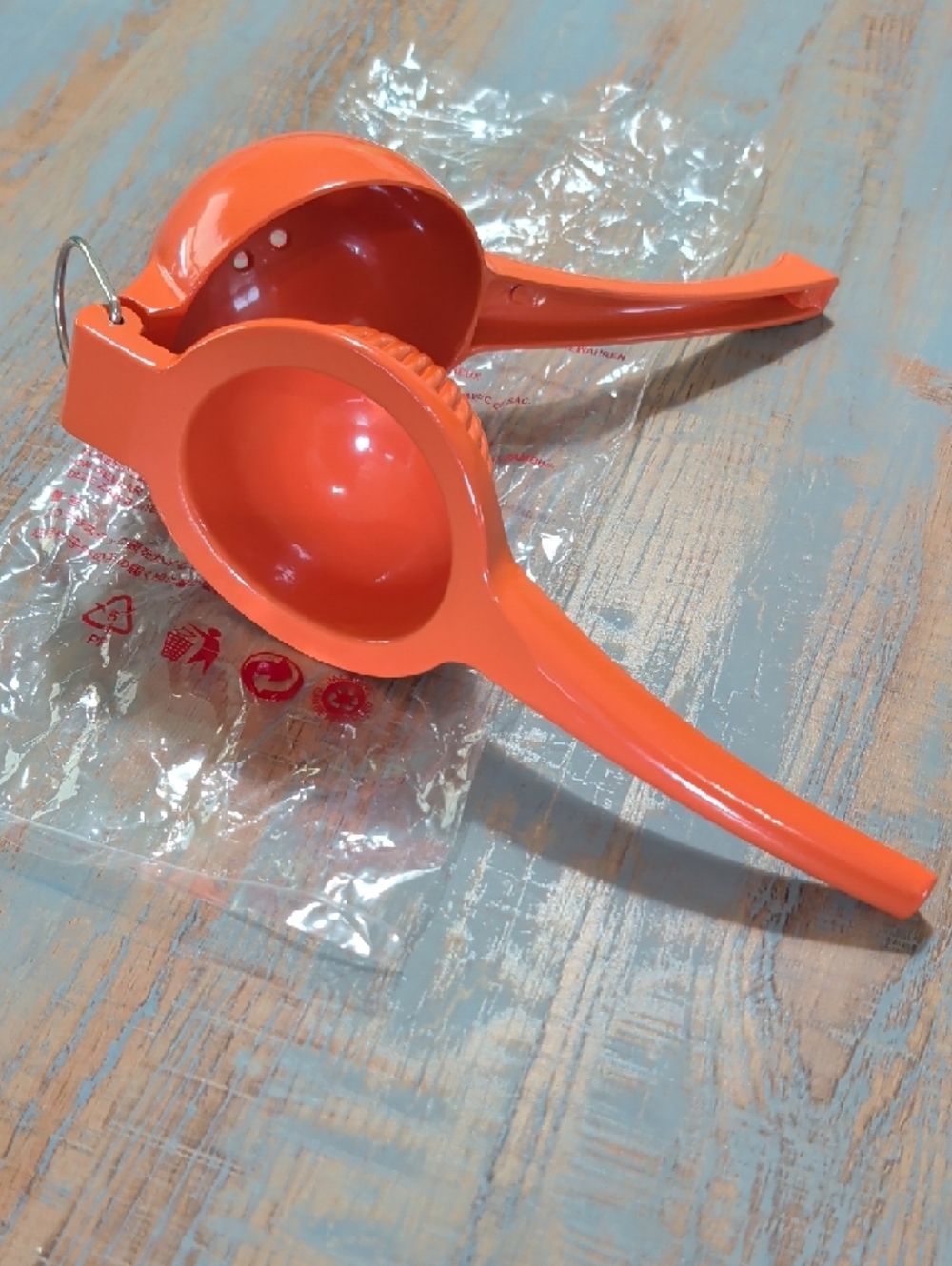 Bright Orange Handheld Citrus Juicer โ NWT | Manual Press Juicer for Fresh Juice - Picture 2 of 7